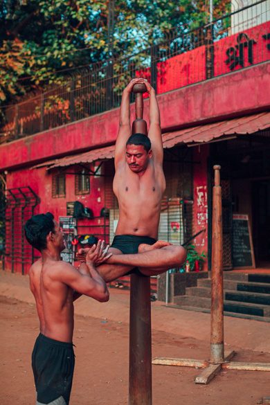 Mallakhamb — photograph 06 by Majlend Bramo.