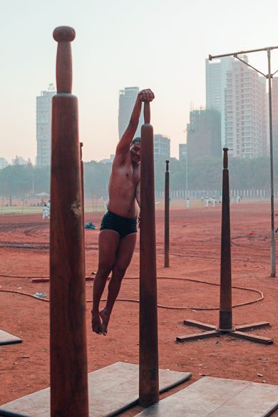 Mallakhamb — photograph 07 by Majlend Bramo.